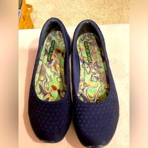 SKETCHERS walking flats